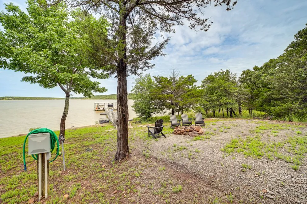 1656 McNally Road Eufaula, OK 74432
