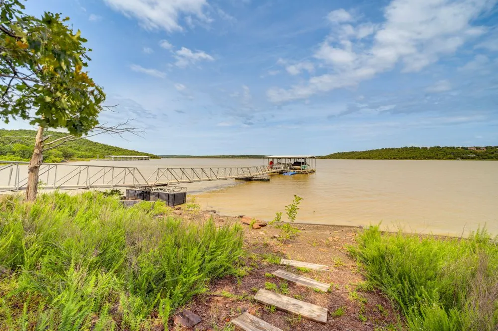 1656 McNally Road Eufaula, OK 74432
