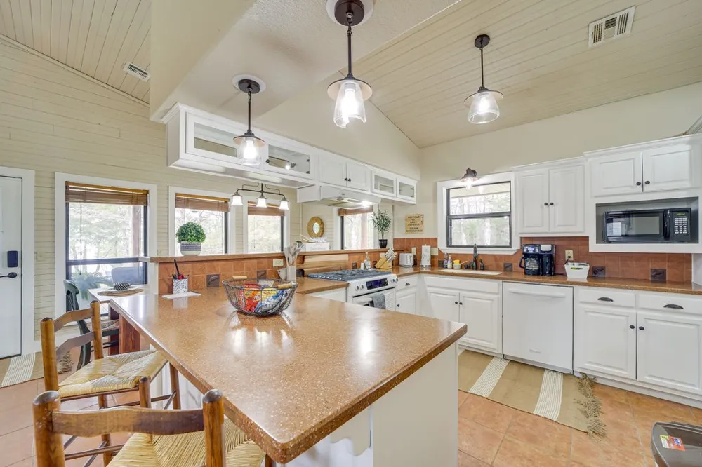 1656 McNally Road Eufaula, OK 74432