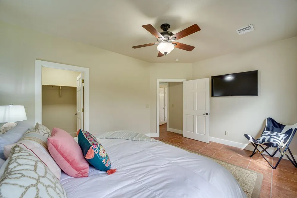 1656 McNally Road Eufaula, OK 74432