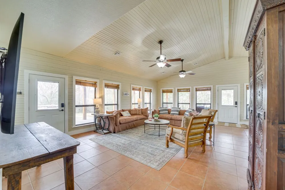 1656 McNally Road Eufaula, OK 74432