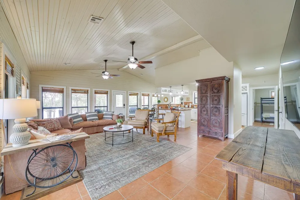 1656 McNally Road Eufaula, OK 74432