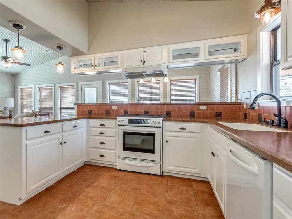 1656 McNally Road Eufaula, OK 74432