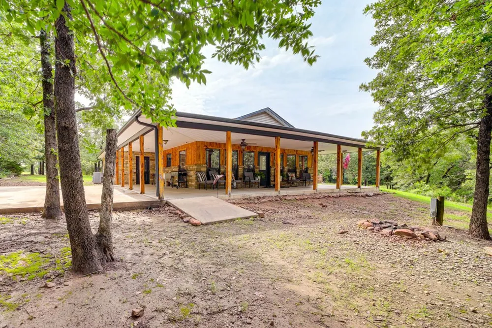 1656 McNally Road Eufaula, OK 74432