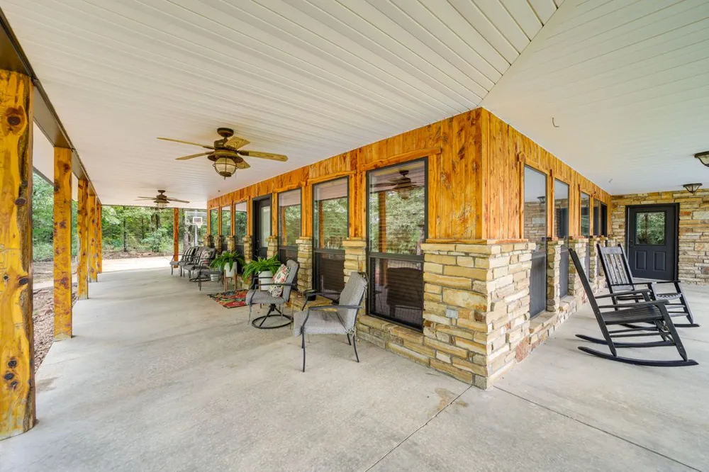 1656 McNally Road Eufaula, OK 74432
