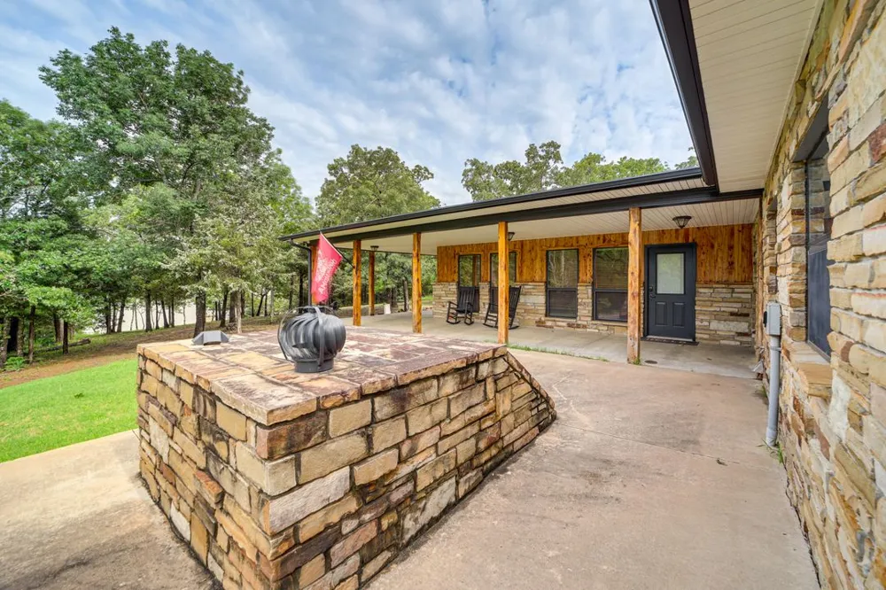 1656 McNally Road Eufaula, OK 74432
