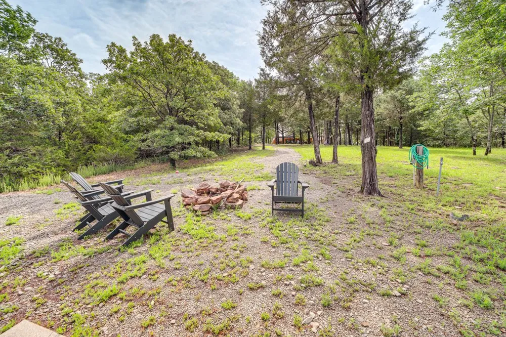 1656 McNally Road Eufaula, OK 74432