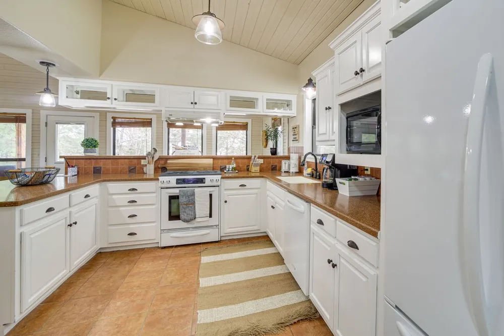 1656 McNally Road Eufaula, OK 74432