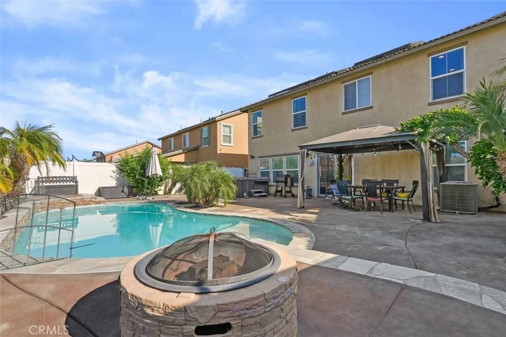 4182 Cypress Circle Lake Elsinore, CA 92530