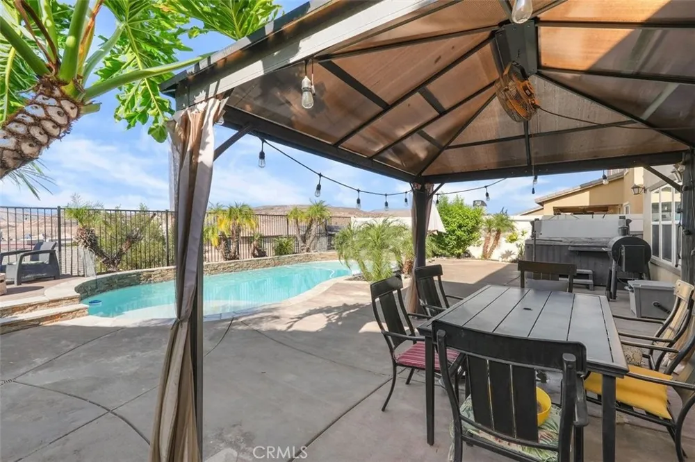 4182 Cypress Circle Lake Elsinore, CA 92530