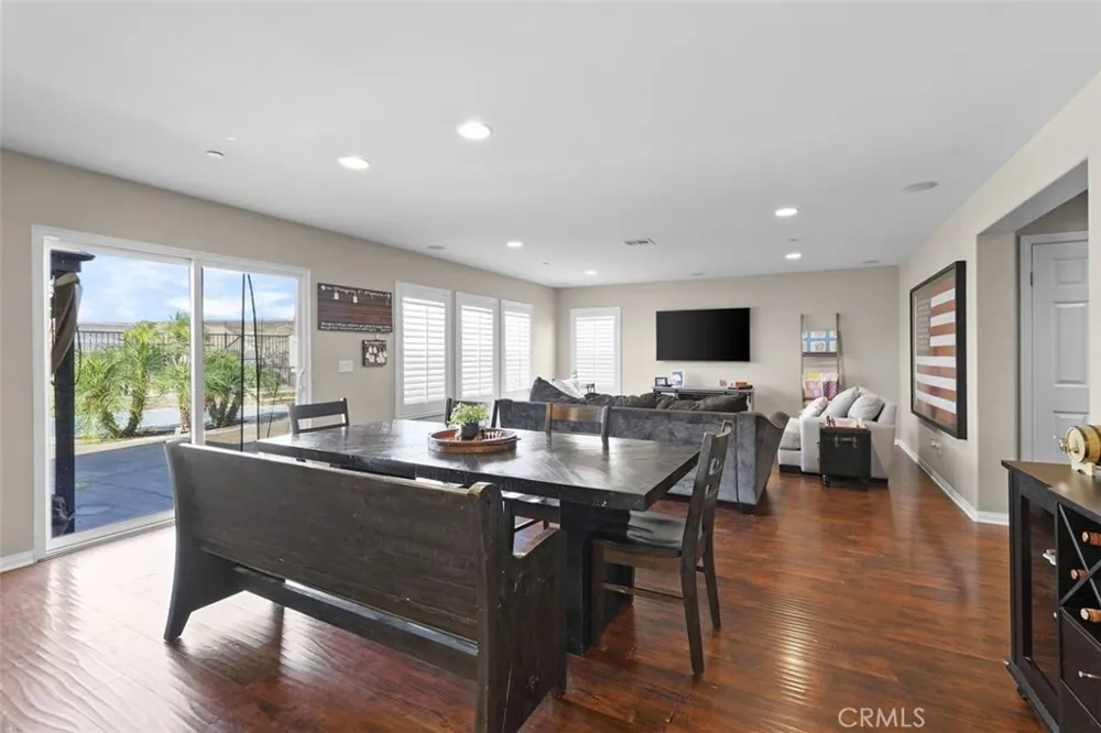 4182 Cypress Circle Lake Elsinore, CA 92530