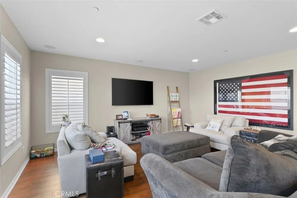 4182 Cypress Circle Lake Elsinore, CA 92530