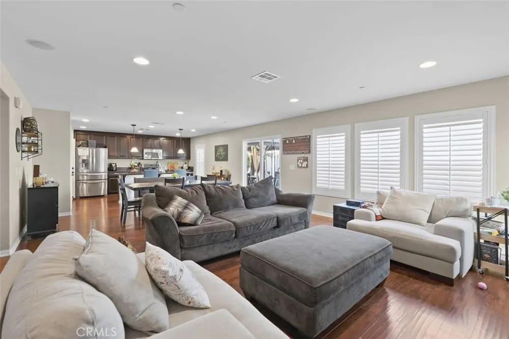 4182 Cypress Circle Lake Elsinore, CA 92530