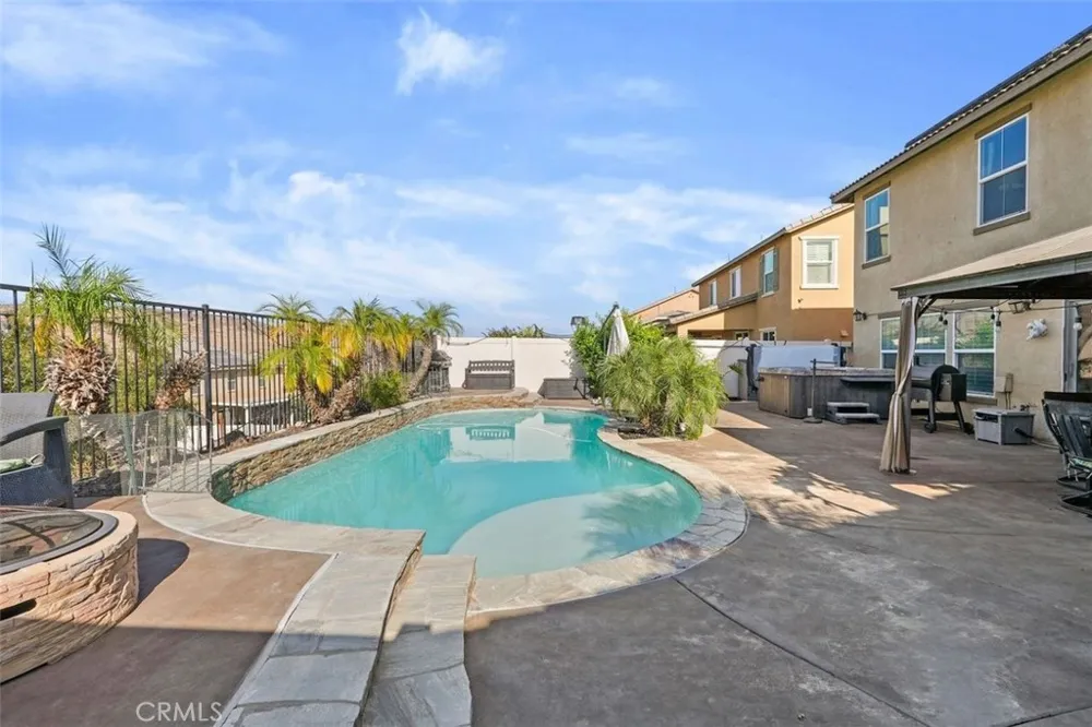 4182 Cypress Circle Lake Elsinore, CA 92530