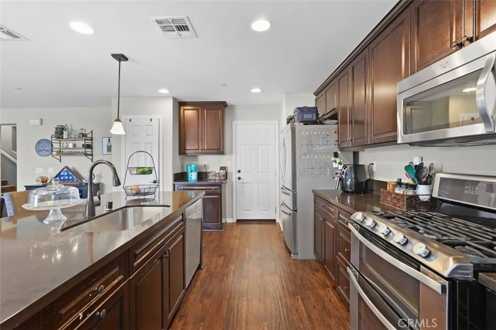 4182 Cypress Circle Lake Elsinore, CA 92530