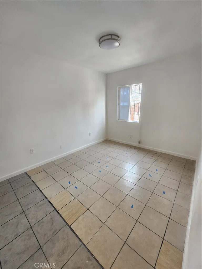 2410 E 115th Los Angeles, CA 90059