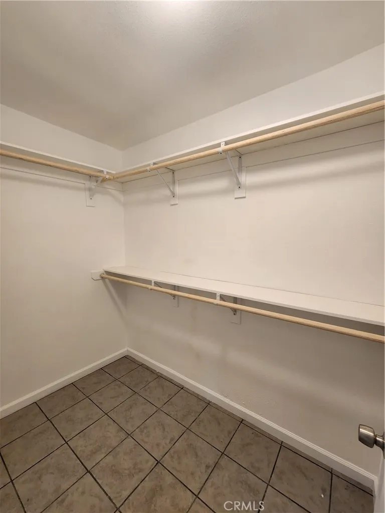 2410 E 115th Los Angeles, CA 90059