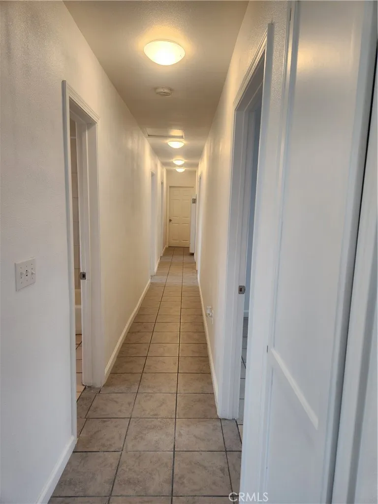 2410 E 115th Los Angeles, CA 90059