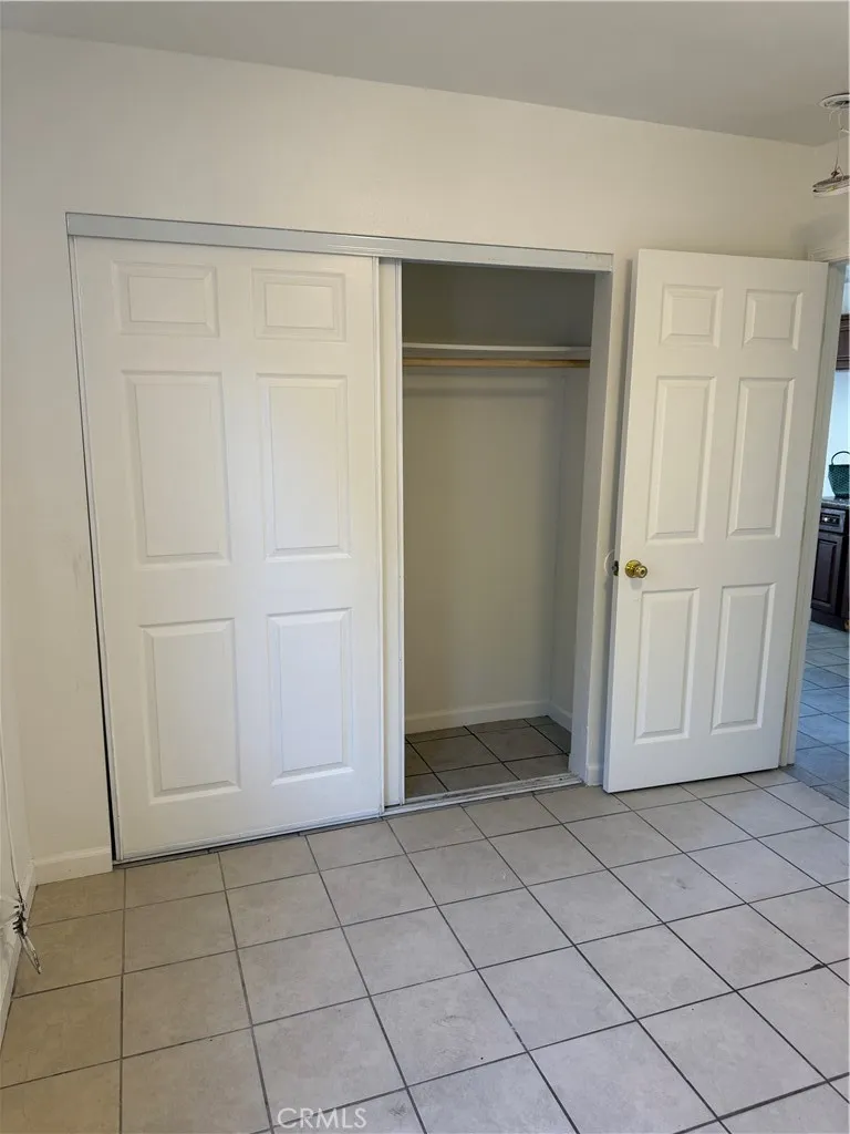 2410 E 115th Los Angeles, CA 90059