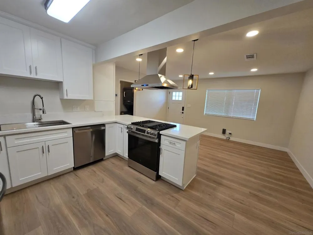 2132 E 5th ST National City, CA 91950
