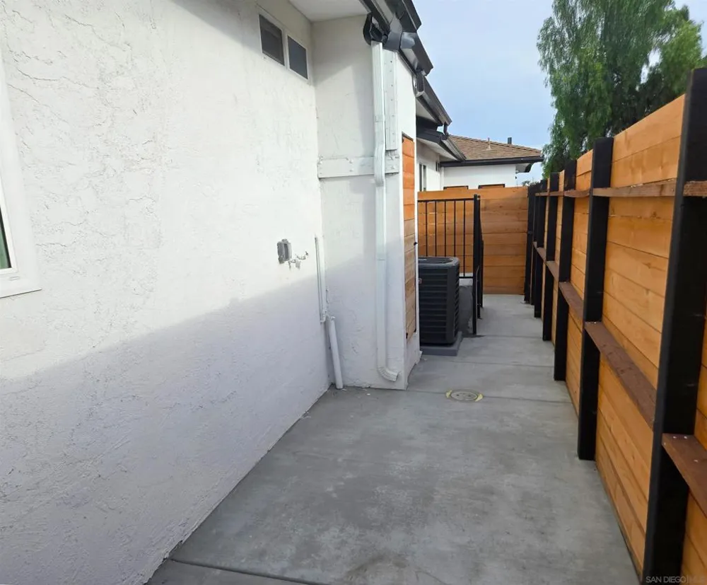 2132 E 5th ST National City, CA 91950