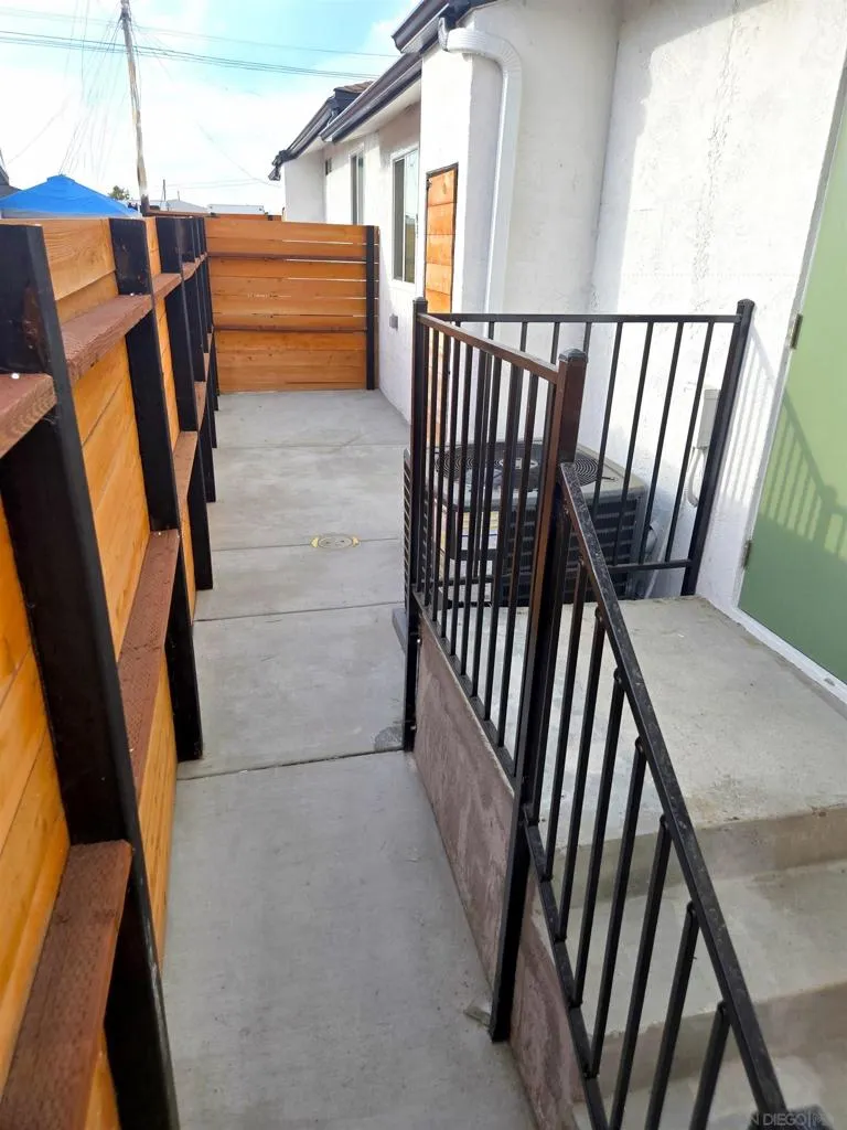 2132 E 5th ST National City, CA 91950