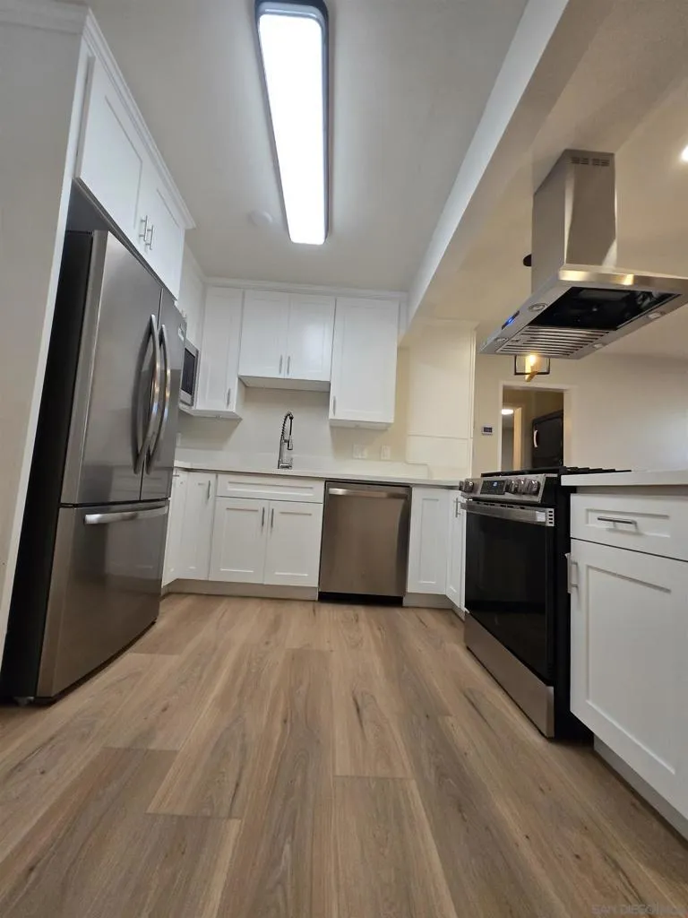 2132 E 5th ST National City, CA 91950