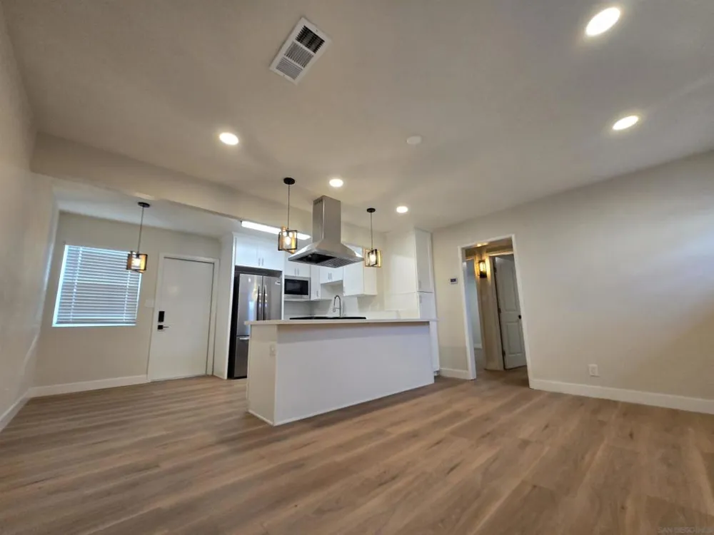 2132 E 5th ST National City, CA 91950