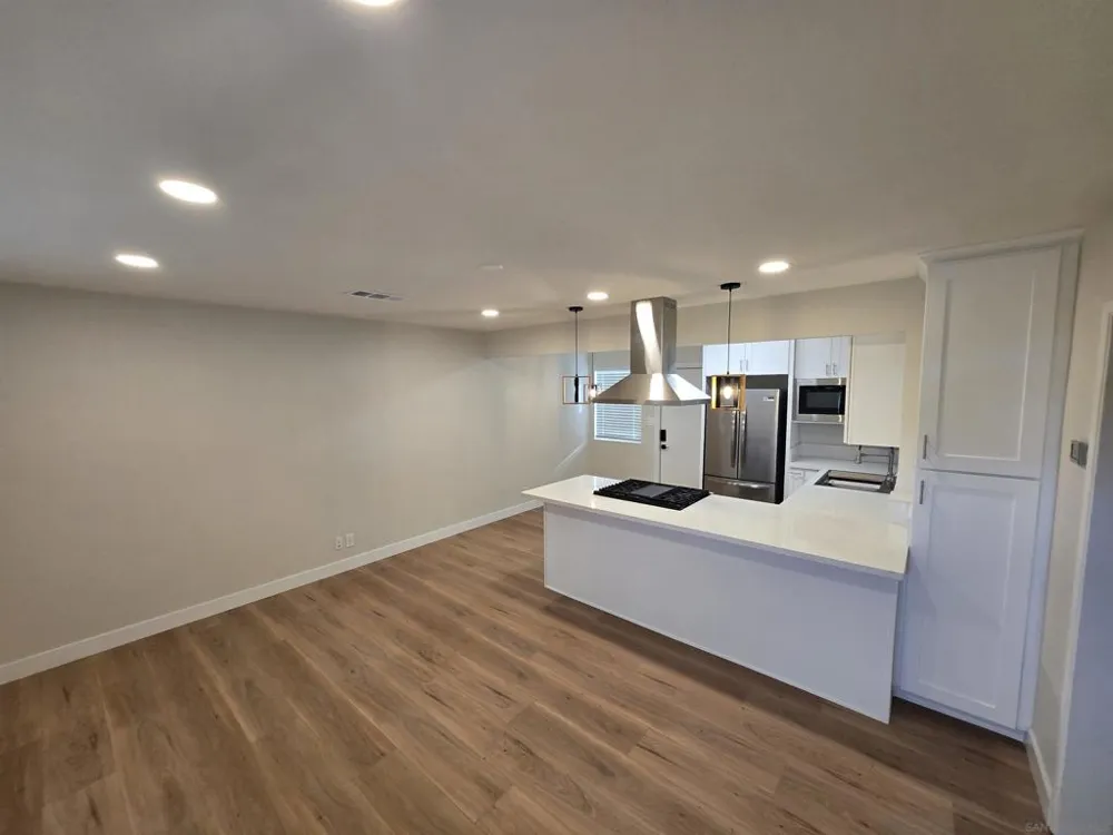 2132 E 5th ST National City, CA 91950