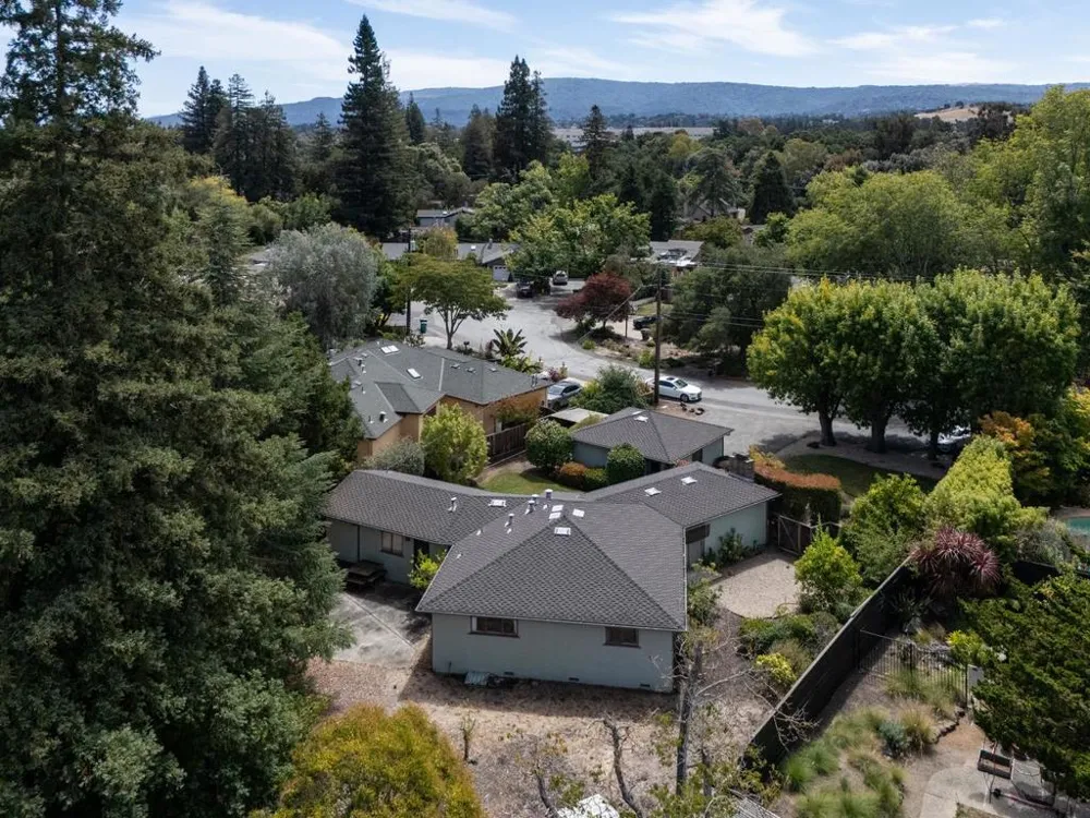 3511 La Mata Way Palo Alto, CA 94306