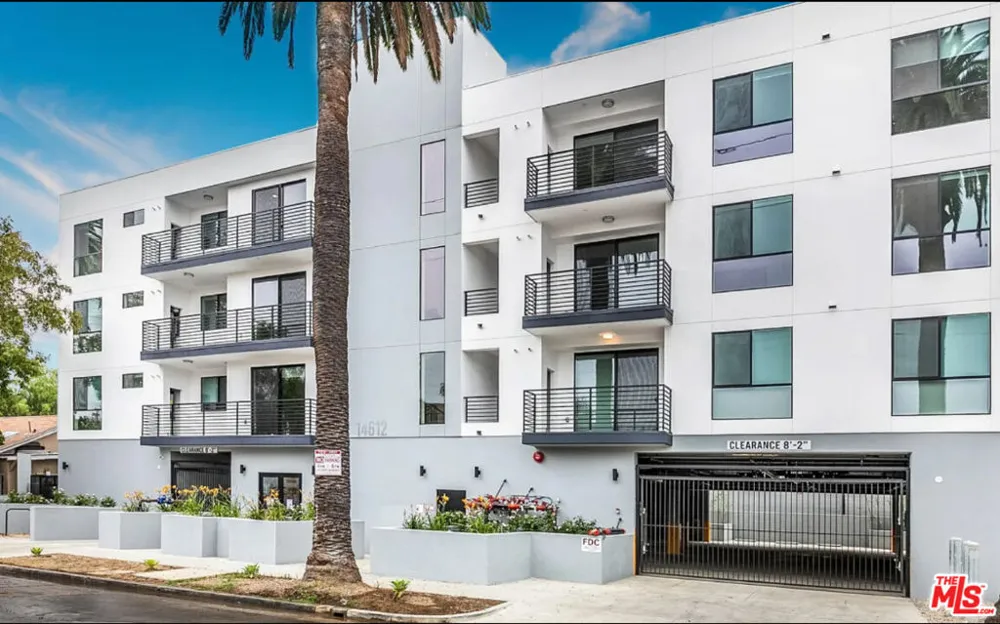 14612 Calvert Street #301 Van Nuys, CA 91411