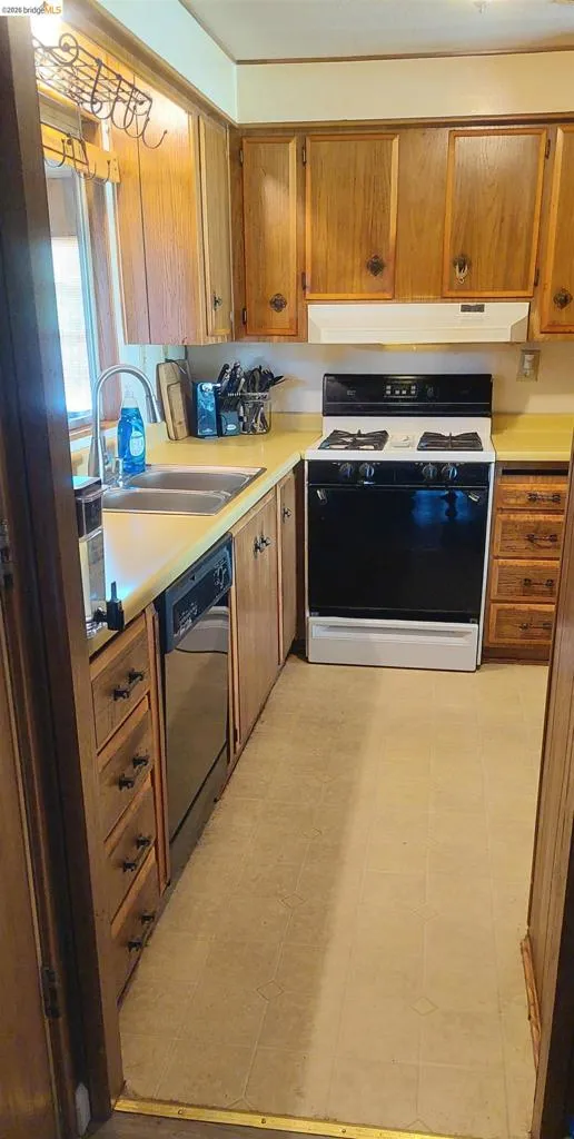711 Old Canyon Rd. Fremont, CA 94536