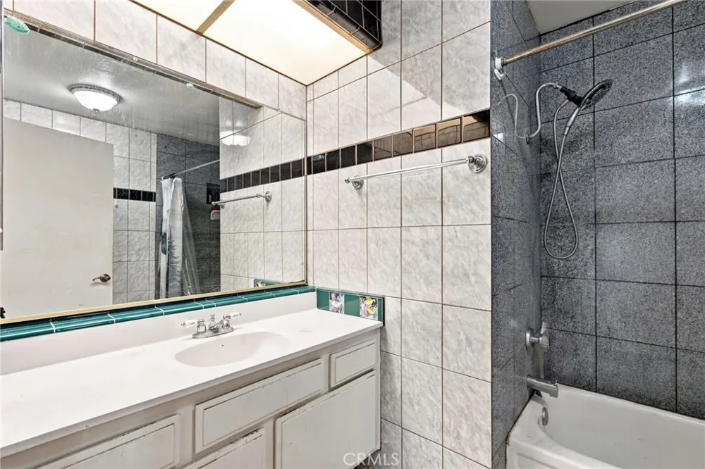 3575 Philadelphia Court Riverside, CA 92503