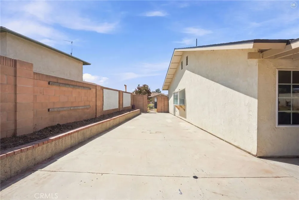 3575 Philadelphia Court Riverside, CA 92503