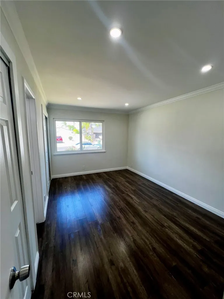 17170 Vintage Street Northridge, CA 91325