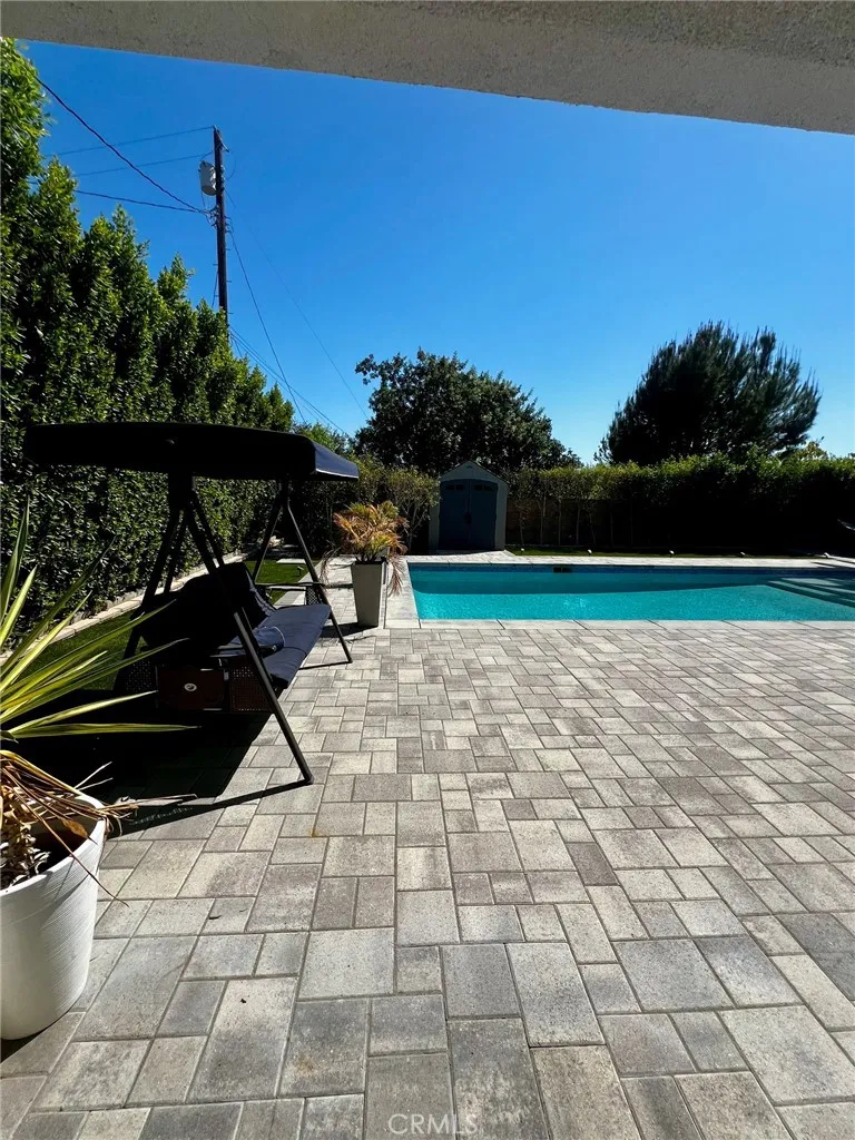 17170 Vintage Street Northridge, CA 91325