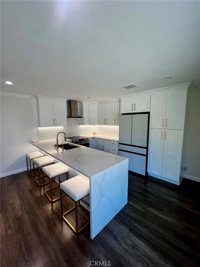 17170 Vintage Street Northridge, CA 91325