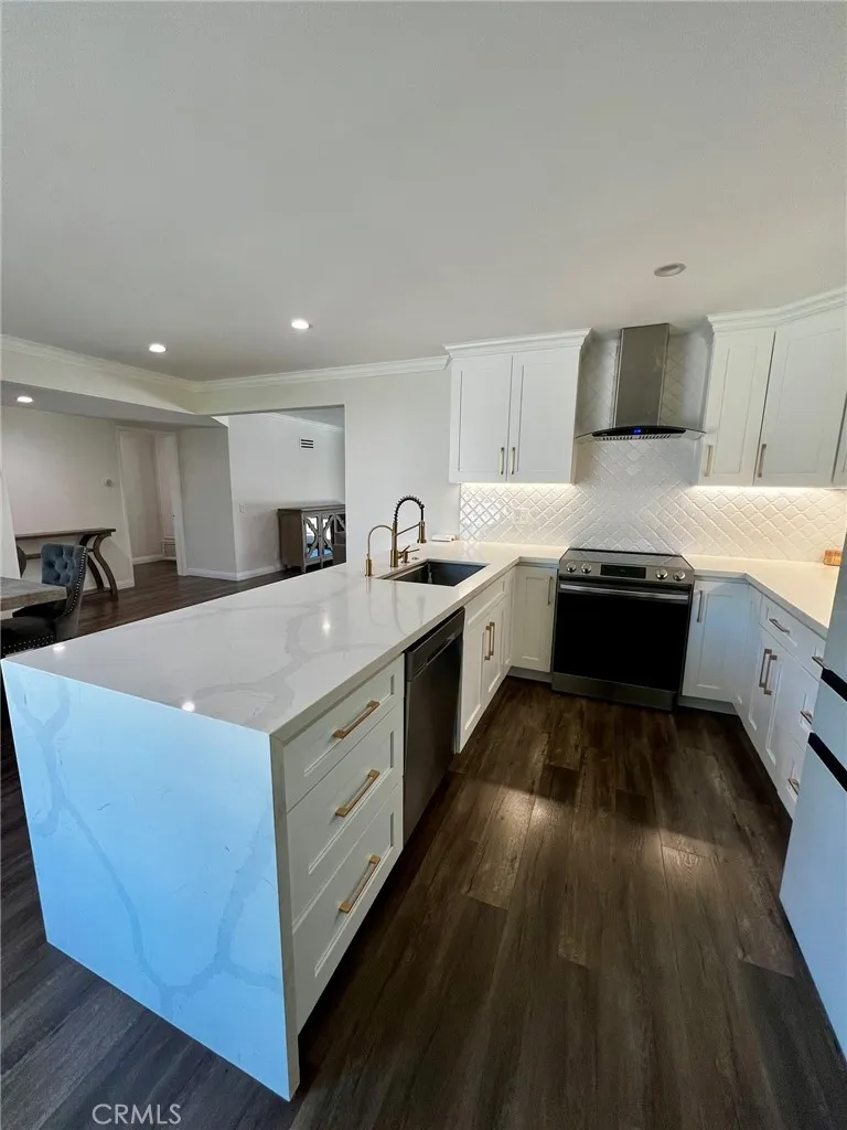 17170 Vintage Street Northridge, CA 91325