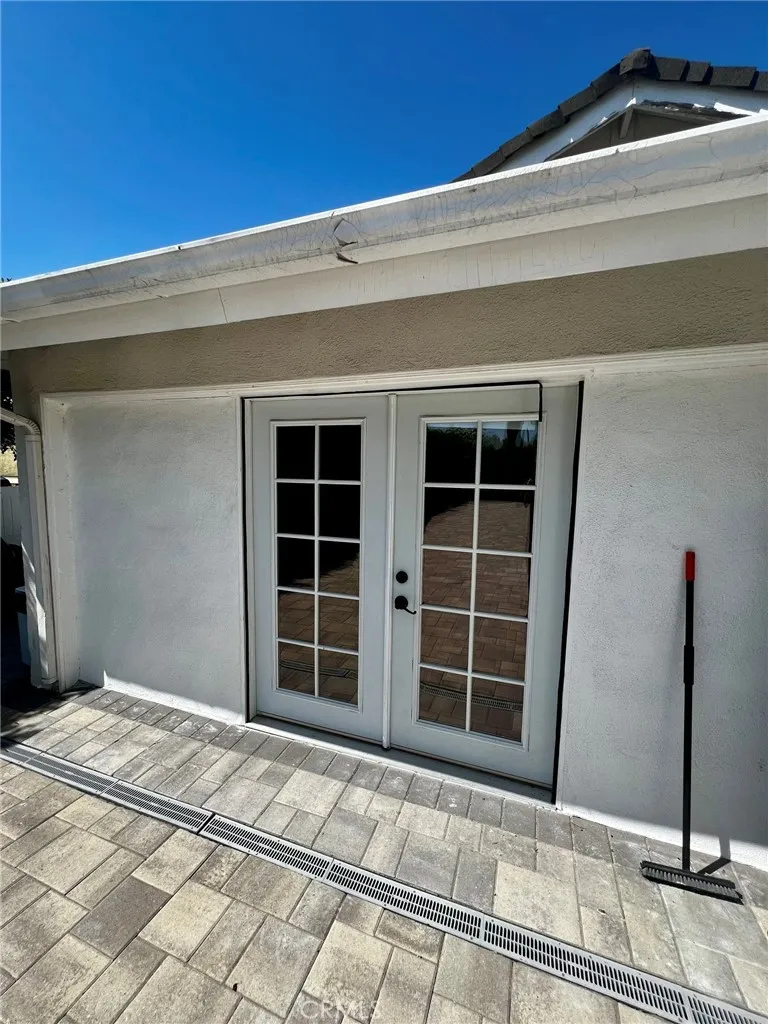 17170 Vintage Street Northridge, CA 91325