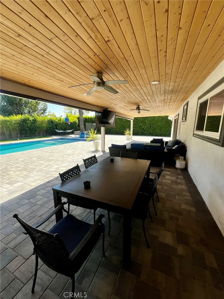 17170 Vintage Street Northridge, CA 91325