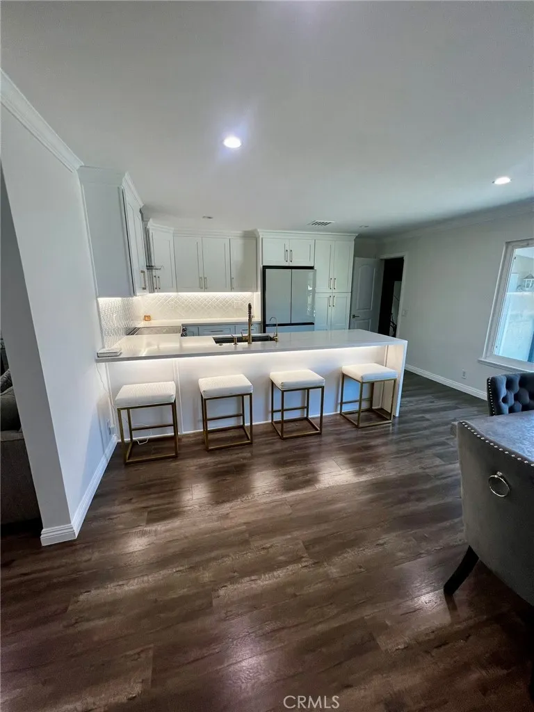17170 Vintage Street Northridge, CA 91325