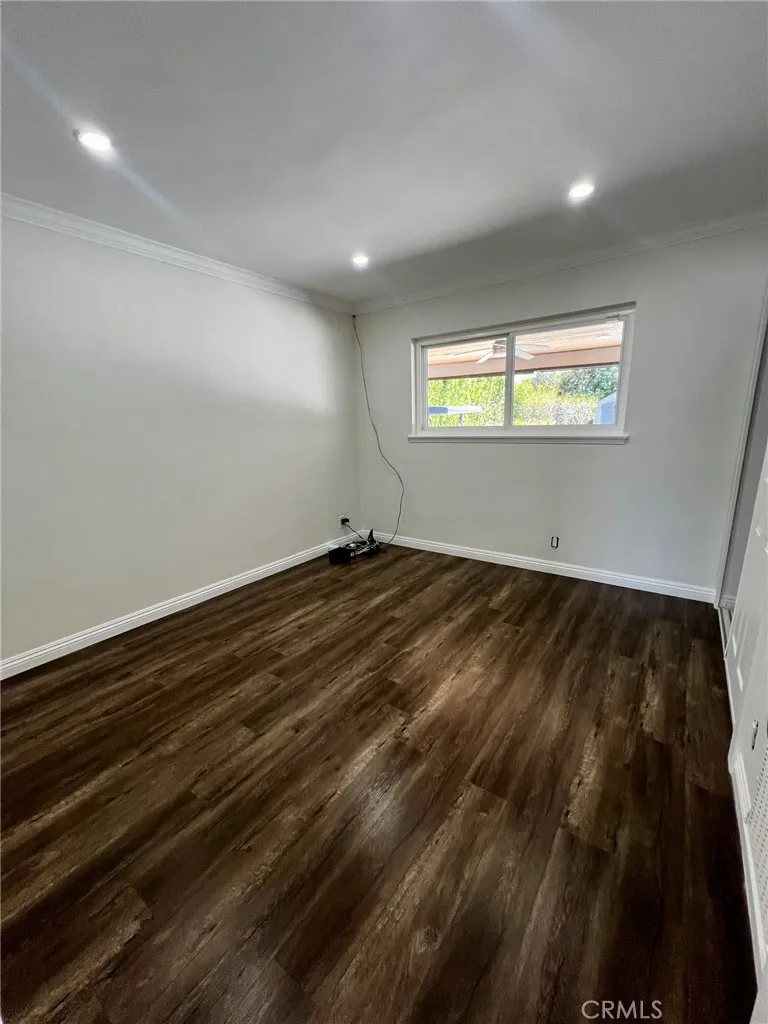 17170 Vintage Street Northridge, CA 91325