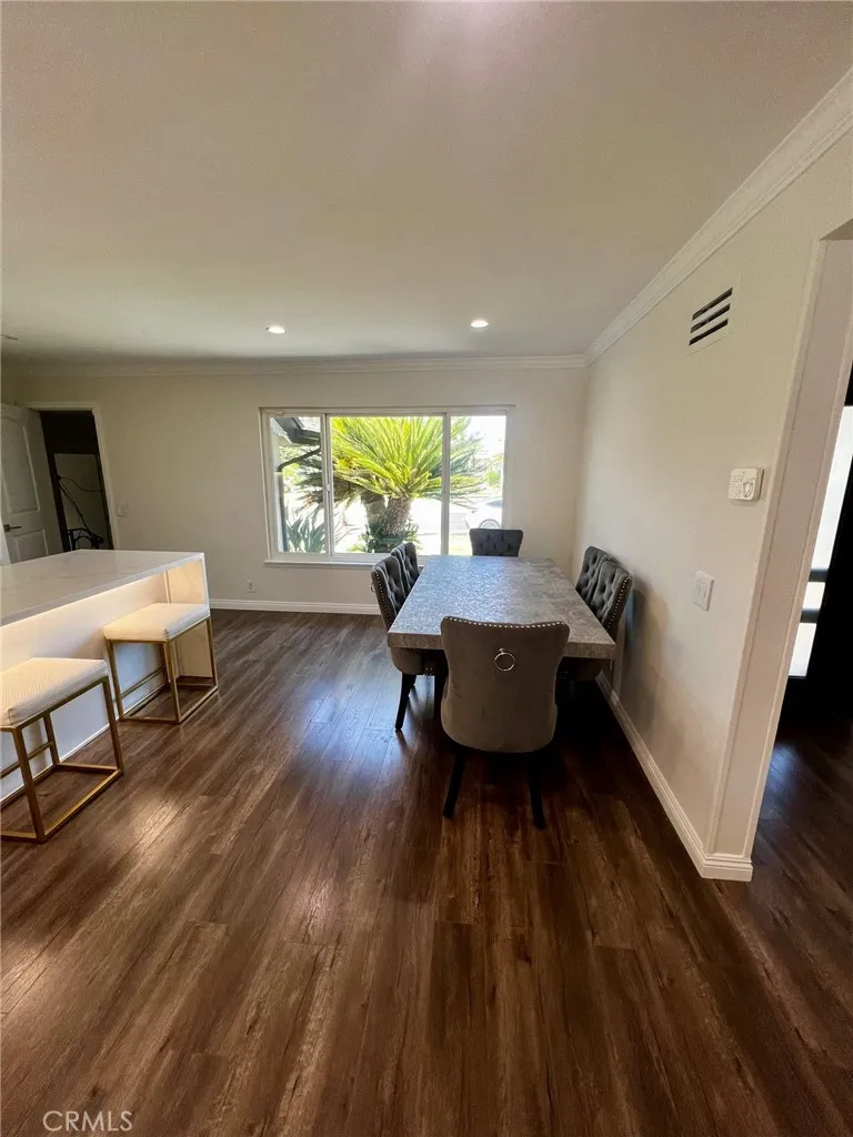 17170 Vintage Street Northridge, CA 91325