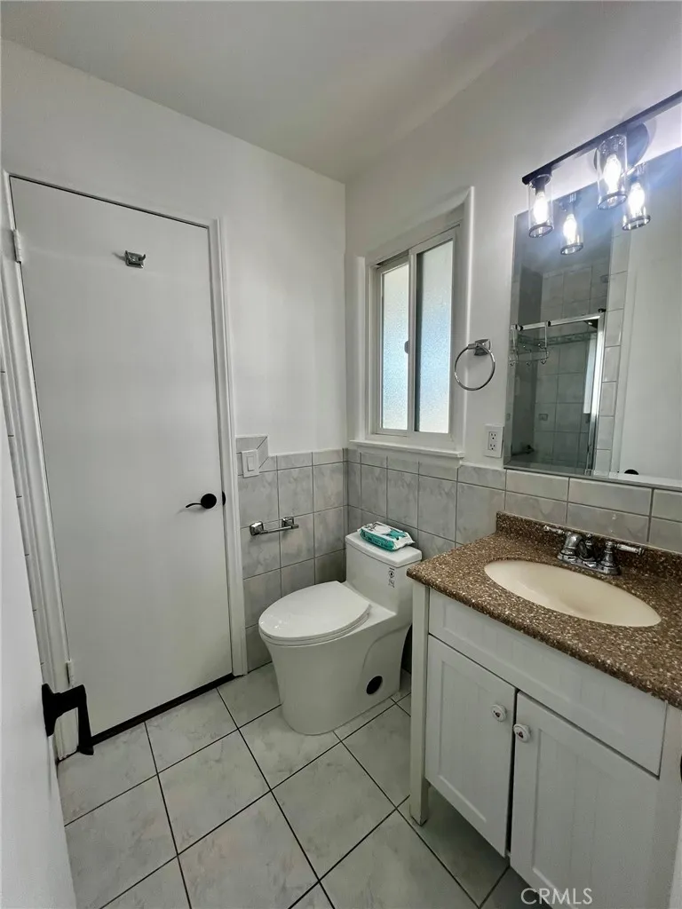 17170 Vintage Street Northridge, CA 91325