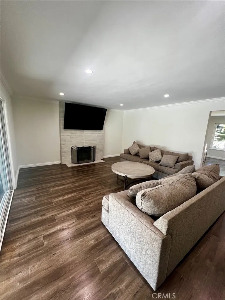 17170 Vintage Street Northridge, CA 91325