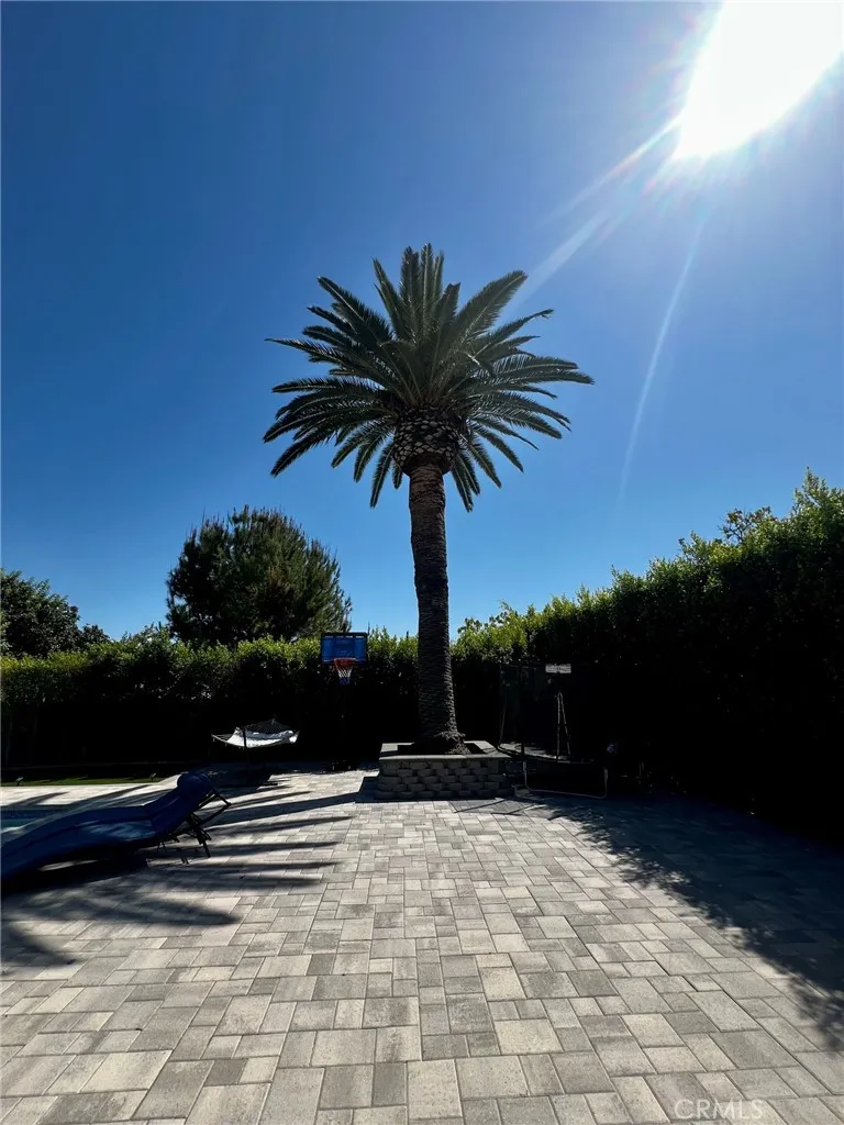 17170 Vintage Street Northridge, CA 91325