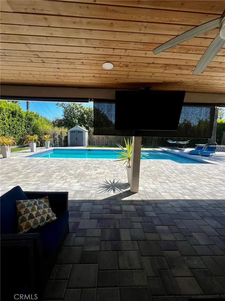 17170 Vintage Street Northridge, CA 91325