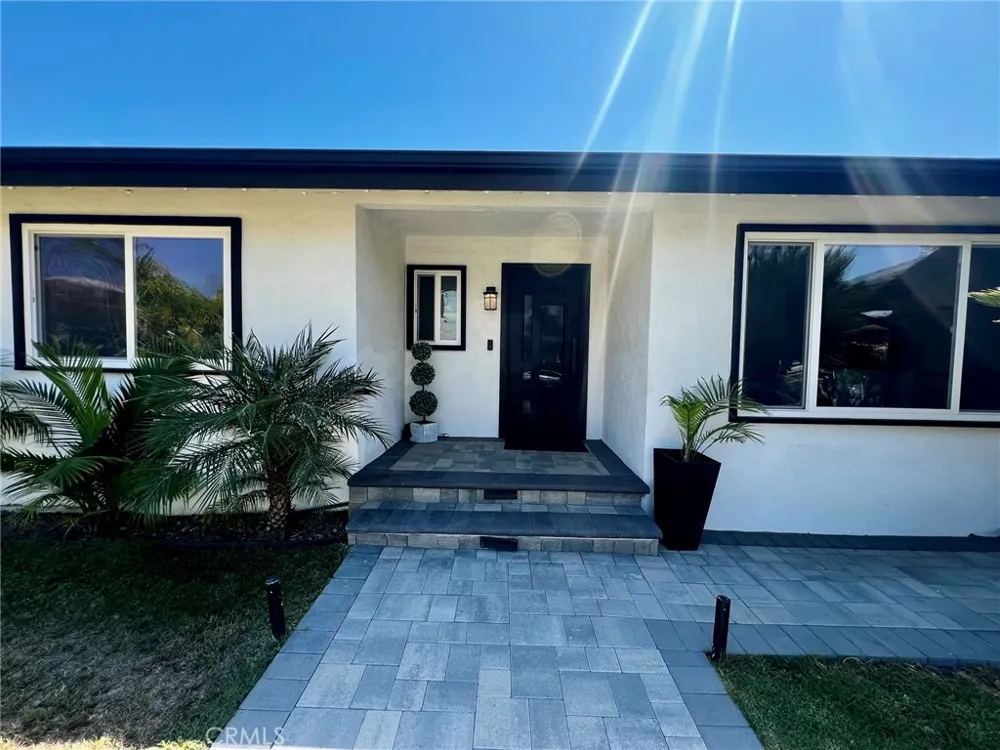 17170 Vintage Street Northridge, CA 91325