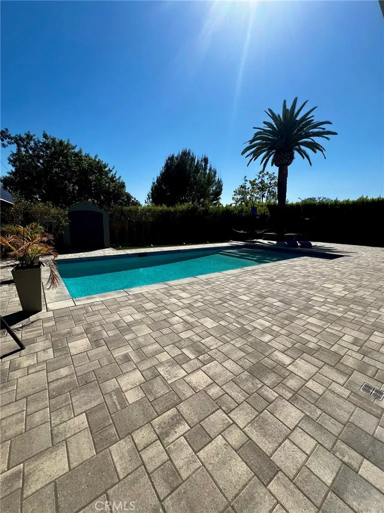 17170 Vintage Street Northridge, CA 91325