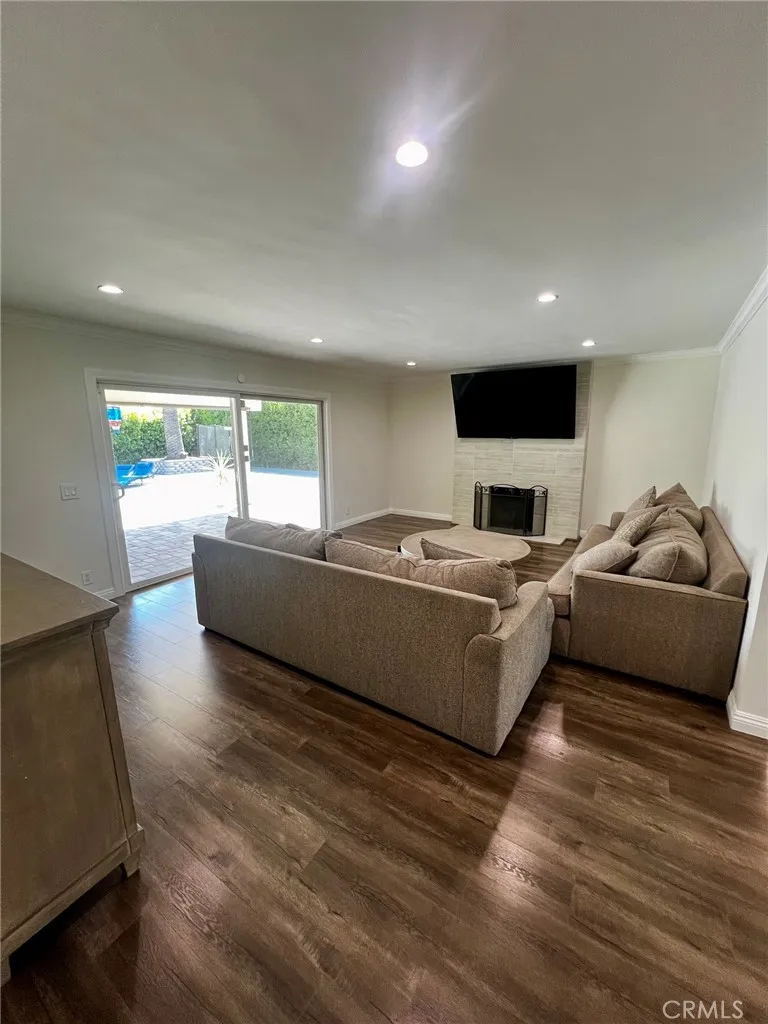 17170 Vintage Street Northridge, CA 91325